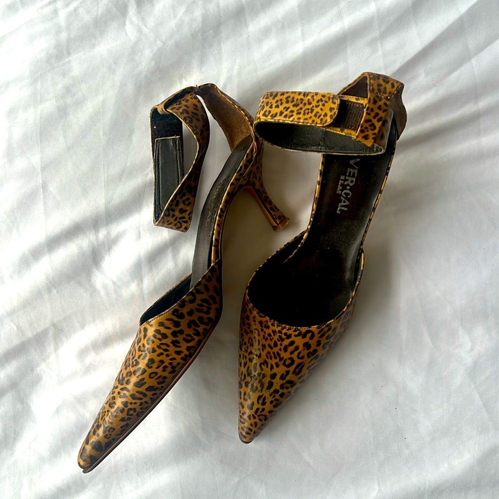 VERCAL pump shoes, Size: 40 Europe (9.5 US) Color: Leopard
